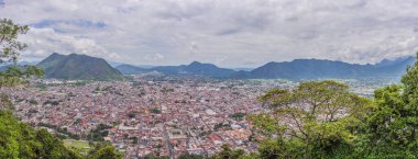 Meksika Cerro del Borrego 'dan Orizaba' nın panoramik manzarası. Manzarası, dağ manzarası ve doğal keşif kavramı..