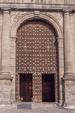 Puebla Katedrali, Puebla, Meksika 'daki ikonik katedral. Tarihi mimari, dini miras ve kültürel dönüm noktası konsepti.