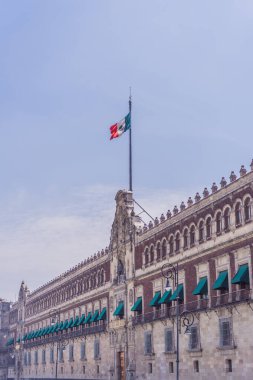 Mexico City 'nin merkez meydanındaki güzel bina. Tarihi mimari, kültürel miras ve simgesel simge konsepti.