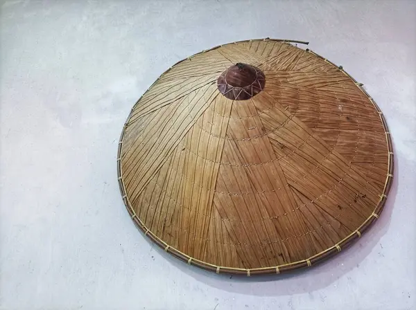 Çalışan çiftçiler için pelerin