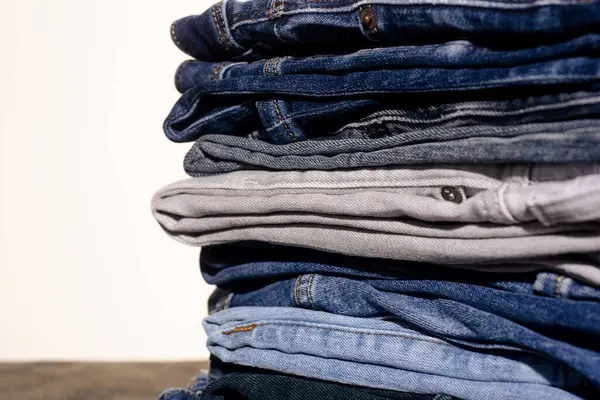 Kot pantolon moda geçmişi. Kumaş kumaş. Denim kot kumaşı. Denim kumaş desenli arkaplan