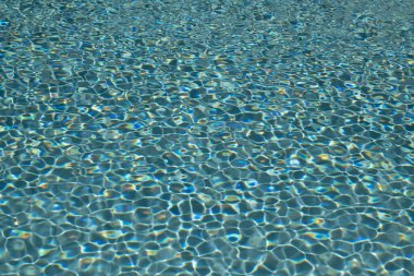 Yüzme havuzu su dokusu. Su yüzeyinin arka planı. Havuz suyu yüzeyi. Havuz suyu yüzeyi
