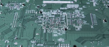 Elektronik devre kartı kapanıyor. İşlemci elektronları. Elektronik bilgisayar donanım teknolojisi. Anakart kapanıyor. Elektronlu devre levhası. Anakart dijital çip. Teknik servis.