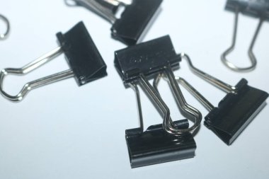 beyaz zemin üzerinde anahtar