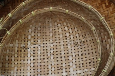 Bambu sepeti sepete..