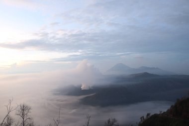 Sis dağında gün doğumu