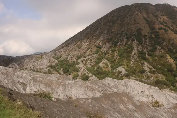 Yunanca beton adasının manzarası