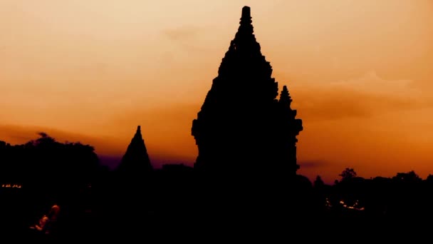 プランバナン寺院の素晴らしい日の出 インドネシアのジョグジャカルタ州のヒンドゥー遺産建築 — ストック動画