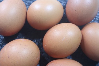 Sepette yumurtalar