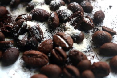 bir sürü kahve çekirdekleri