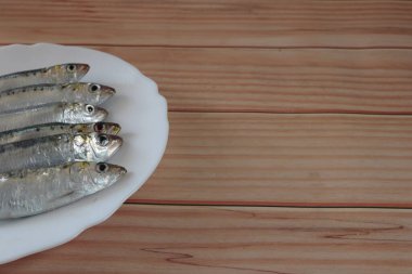 Masada taze uskumru var.