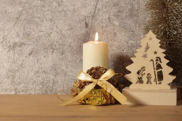 Mumlarla Noel kompozisyonu