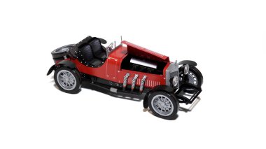 Calssic araba, Mercedes 1928 beyaz arka planda kağıt model