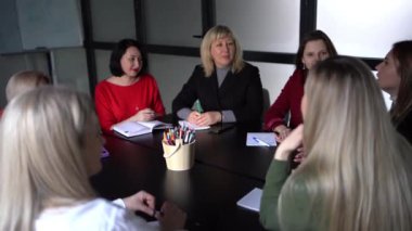 Ofisteki personel toplantıları