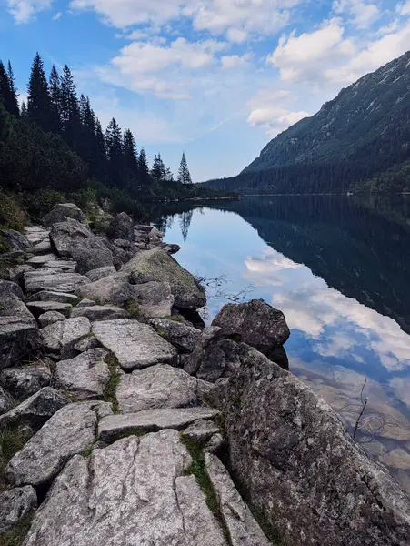güzel bir dağ gölü, Morske Oko, Tatra Dağları, Polonya