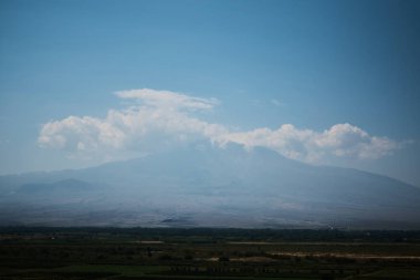 Manastır Khor Virap 'ten Artashat ve Ararat şehri manzarası