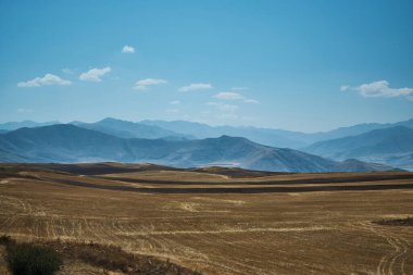 Ermenistan arasında çöl ve dağlar