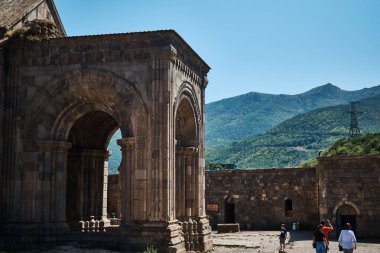  Tatev, Ermenistan - 28 Ağustos 2021: Tatev Manastırı 9. yüzyıl Ermeni Havari Hristiyan manastırı