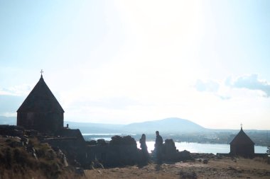 Sevanavank, Ermenistan - 27 Ağustos 2021 Sevanavank, Sevan Gölü, Ermenistan