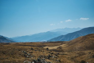 Ermenistan arasında çöl ve dağlar