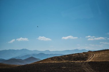 Ermenistan arasında çöl ve dağlar