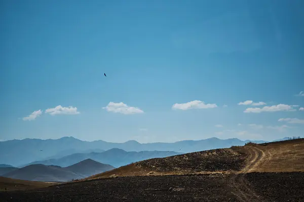 Ermenistan arasında çöl ve dağlar