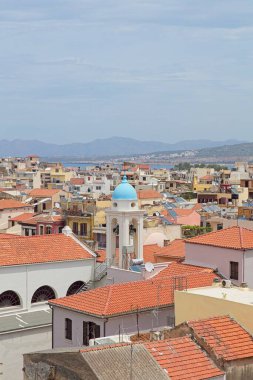 Baharda, Girit ve Yunanistan 'ın çatılarının manzarası yükseldi.
