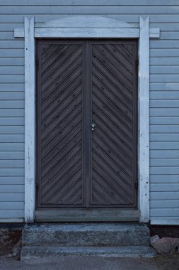 Bir bina eski ahşap kapı.