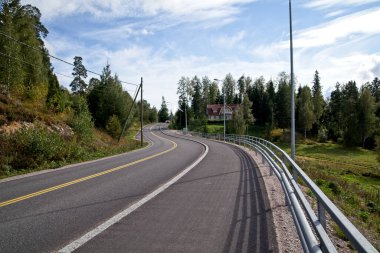 Nuuksio, Finlandiya 'da viraj yolu.