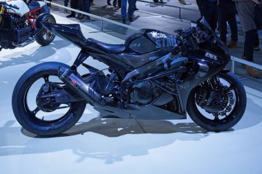 Pasila, Helsinki, Finlandiya - 2.3.2024: Özel Suzuki GSX-R1000 motosiklet, Messukeskus Helsinki 'deki 24.).