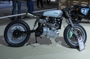 Pasila, Helsinki, Finlandiya - 2.3.2024: Klasik Honda CX500C motosiklet, Messukeskus Helsinki 'deki 24.).