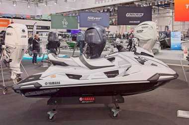Pasila, Helsinki, Finlandiya - 2.14.2024: Yamaha VX Cruiser HO Waverunner, Messukeskus Helsinki (Fuar ve Fuar Merkezi) fuarında sergilenmektedir.).