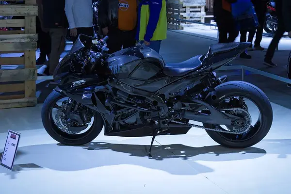 Pasila, Helsinki, Finlandiya - 2.3.2024: Özel Suzuki GSX-R1000 motosiklet, Messukeskus Helsinki 'deki 24.).