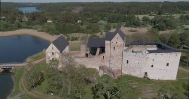 Yazın Sund, Ahvenanmaa, Finlandiya 'daki Kastelholm kalesinin hava manzarası.