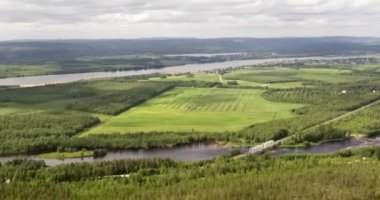 Yazın Aavasaksa 'da hava manzarası, Laponya, Finlandiya.