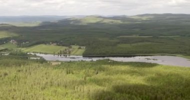 Yazın Aavasaksa 'da hava manzarası, Laponya, Finlandiya.