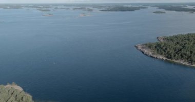 Jussaro adasının Finlandiya 'daki Jussaro, Ekenas Takımadaları Ulusal Parkı' ndaki havadan manzarası.