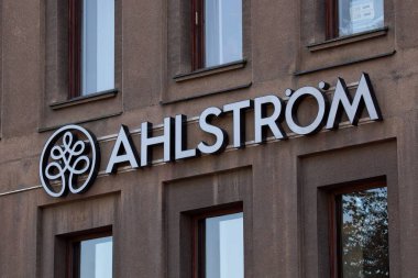 Helsinki, Finlandiya 9 Eylül. 2024: Ahlstrm logosu işareti. Ahstrm karlı işler kuran bir şirket..