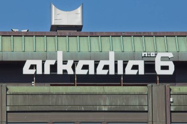 Helsinki, Finlandiya 9 Eylül. 2024: Arkadya n: 0 6 logo işareti. Arkadia n: 0-6 Helsinki 'de Kamppi' de bir ofis binası..