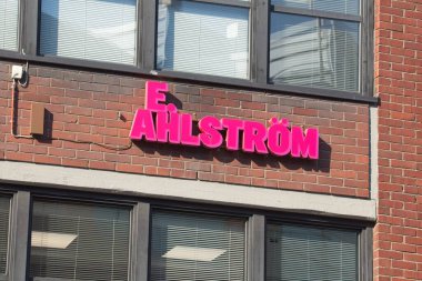 Helsinki, Finlandiya 9 Eylül. 2024: E. Ahlstrom logo işareti. E. Ahlstrom Horeca sektöründe toptancı ve ithalatçı..