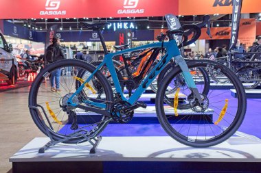 Pasila, Helsinki, Finlandiya 31 Ocak. 2025: Felt Breed GRX 820 bisikleti, Messukeskus Helsinki 'deki MP 25 Motosiklet Fuarı' nda sergileniyor.).