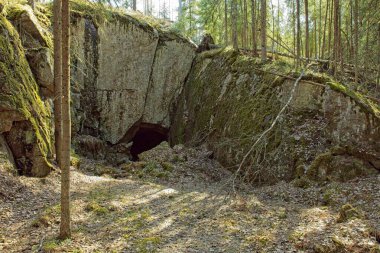 Fin konaklama tüneli B304 / 107 Salpa Hattı 'nda (Salpalinja), İkinci Dünya Savaşı' ndan kalma 1200 km 'lik bir savunma hattıdır, Luumki, Finlandiya.