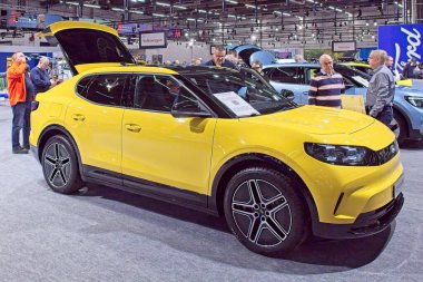 Pasila, Helsinki, Finlandiya 14 Mart. 2025: Ford Capri Premium Extended Range AWD elektrikli otomobil AUTO 25 ve Messukeskus Helsinki Mobilite Show.