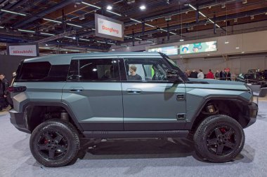 Pasila, Helsinki, Finlandiya 14 Mart. 2025: Dongfeng M-Hero 917 AUTO 25 ve Messukeskus Helsinki Mobilite Fuarında elektrikli araba.