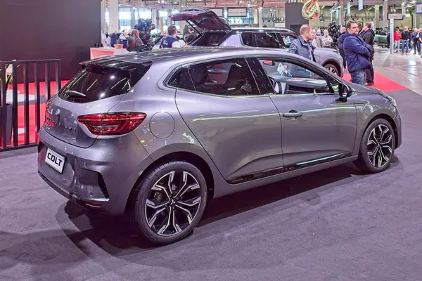 Pasila, Helsinki, Finlandiya 14 Mart. 2025: Mitsubishi Colt 1. 0 MPI-T Yoğun MT aracı AUTO 25 ve Messukeskus Helsinki Mobilite Fuarı.