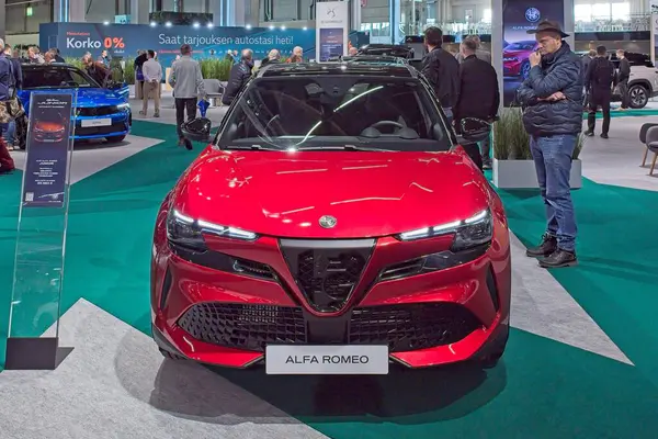 Pasila, Helsinki, Finlandiya 14 Mart. 2025: AUTO 25 'te Alfa Romeo Junior arabası ve Messukeskus Helsinki' de Mobilite Show.
