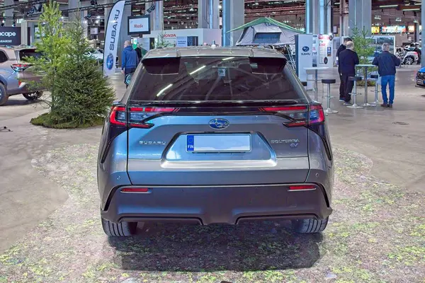 Pasila, Helsinki, Finlandiya 14 Mart. 2025: AUTO 25 'te Subaru Solterra elektrikli araba ve Messukeskus Helsinki' de Mobilite Şovu.