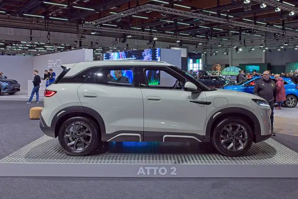 Pasila, Helsinki, Finlandiya 14 Mart. 2025: AUTO 25 'te Byd Atto 2 elektrikli araba ve Messukeskus Helsinki' de Mobilite Show.