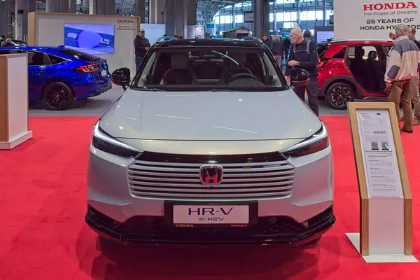 Pasila, Helsinki, Finlandiya 14 Mart. 2025: AUTO 25 'te Honda HR-V Hybrid Gelişim Tarzı Araba ve Messukeskus Helsinki' de Mobilite Şovu.