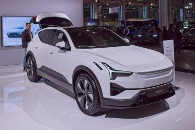 Pasila, Helsinki, Finlandiya 14 Mart. 2025: AUTO 25 'te Polestar 3 elektrikli araba ve Messukeskus Helsinki' de Mobilite Show.